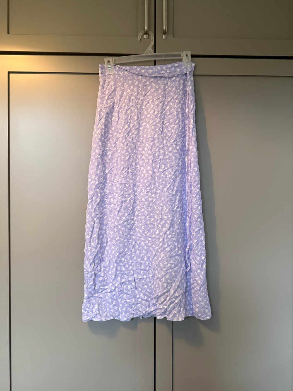 ASOS Design purple & white floral midi skirt -Size US 2